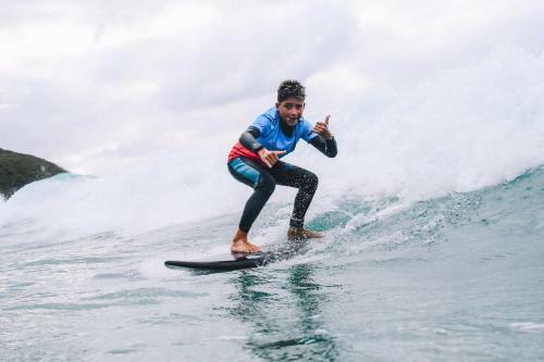 Hostal Escuela De Surf Waves Sound