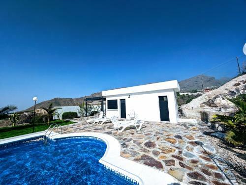 Sea La Vie Apartment - Adults Only