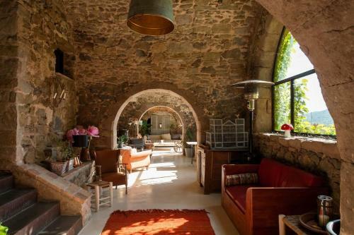 Villa Huge Charming Manor House. Waterfall & Volcanoes