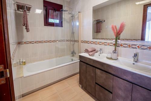 Hostal Room In Guest Room - Room With Private Bathroom