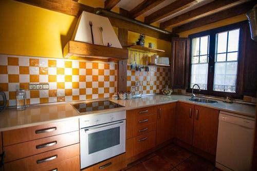 Casa Independiente Con Chimena, Jard�n Y Barbacoa