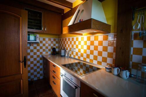 Casa Independiente Con Chimena, Jard�n Y Barbacoa
