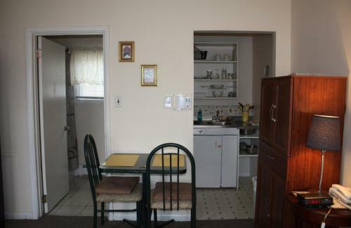 Capeway Motel