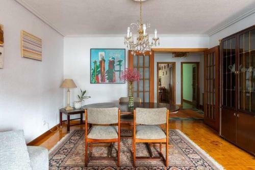 Apartamento Luminoso Piso Grande Con Garaje En El Centro.