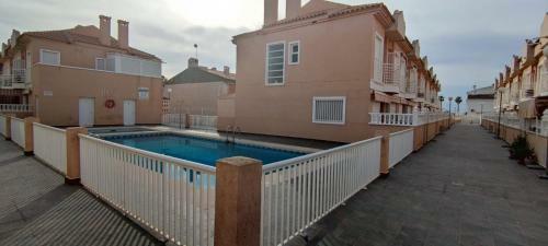 Adosado Con Piscina Al Lado De La Playa