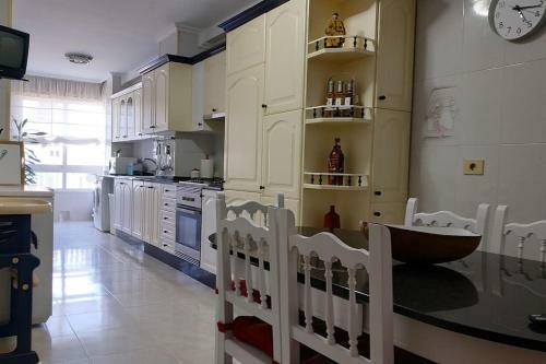 Apartamento Piso Espacioso En El Centro Con Plaza De Garage
