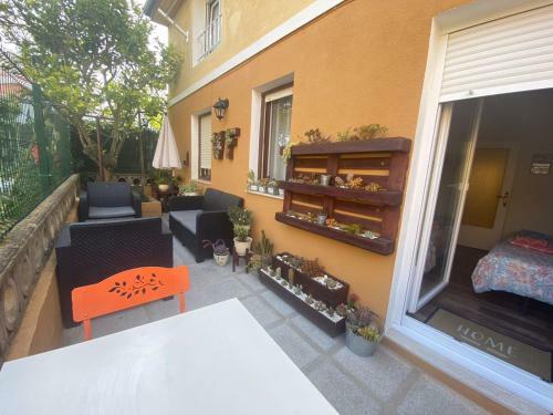 Bajo Con Terraza A 5 Min de La Playa (3 Hab-6 Per)