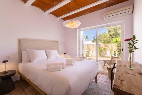 Villa Your Perfect Hideaway Only 5 Minutes From Ibiza