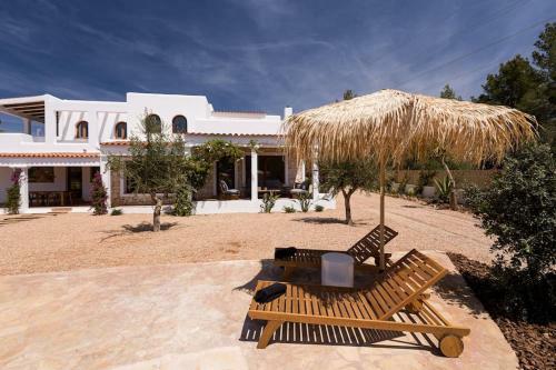 Villa Your Perfect Hideaway Only 5 Minutes From Ibiza