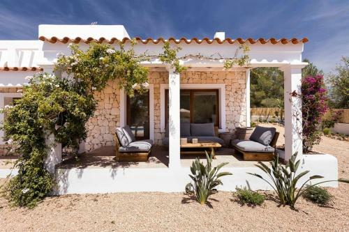 Villa Your Perfect Hideaway Only 5 Minutes From Ibiza