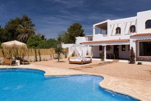 Villa Your Perfect Hideaway Only 5 Minutes From Ibiza