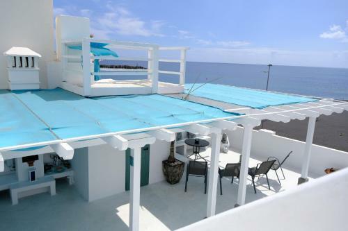 Rooftop Dreamhouse - 3br With Seaviews