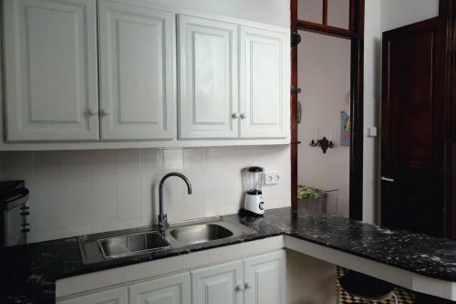 Rooftop Dreamhouse - 3br With Seaviews