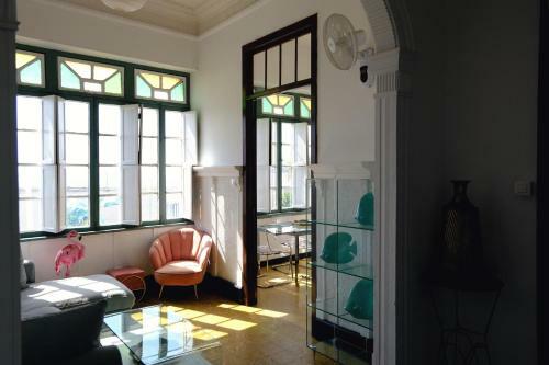 Rooftop Dreamhouse - 3br With Seaviews
