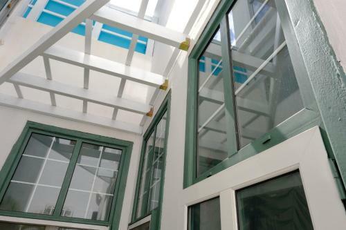 Rooftop Dreamhouse - 3br With Seaviews