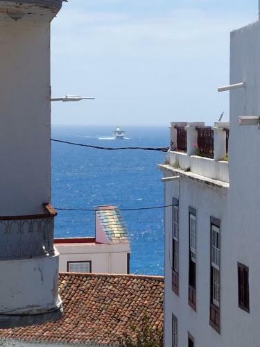 Casita Drago - Cozy Traditional House With Nice Terrace