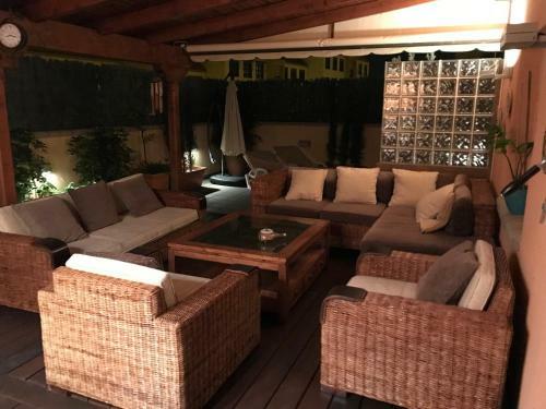 Apartamento �tico Espacioso Con Terraza Y Sal�n Exterior