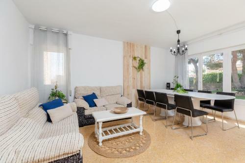 Villa Happy Place By Fidalsa