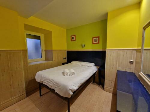 Hostal Pension Izar Bat Guesthouse