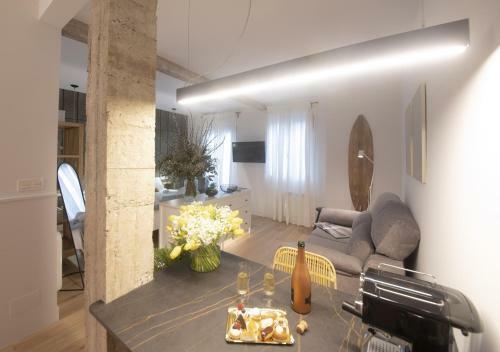 Shiny By Oldtown Apartments