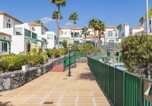 Palm Villa 1 Bed Apartment Overlooking Golf Course