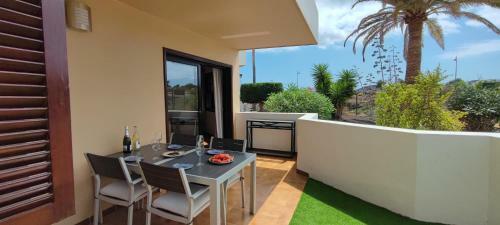 Spacious Apartment With Private Garden In Tenerife South