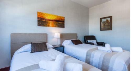 Casa Con Piscina Climatizada, Jacuzzi, Billar, Aire Acondicionado