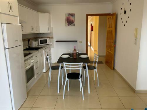 Brunella's Apartment - Beach View