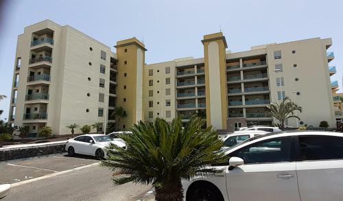 Apartamento Edificio Ca�adas