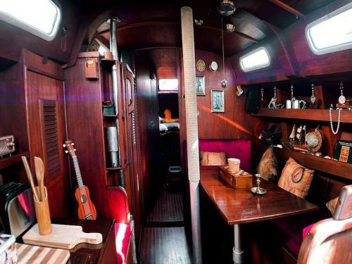 The Captains Locker - 30ft Yacht