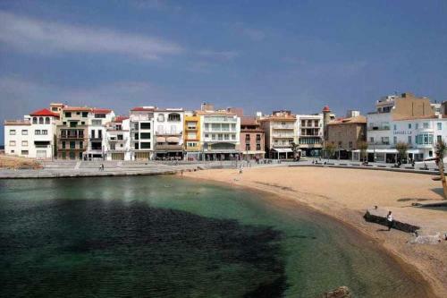 Casa De Piedra En La Costa Brava