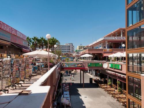 Centrally Located Bungalow With Communal Pool In Playa Del Ingles