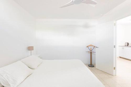 Large Detached Villa With Private Enclosed Pool