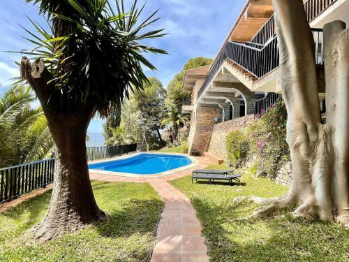 Majestic Villa In Salobre�a With Private Pool