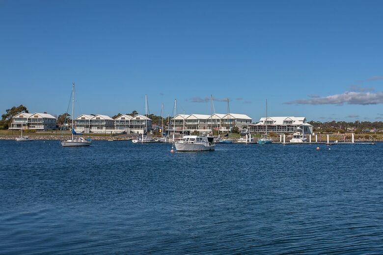 Hotel Peppers York Cove Tamar Valley