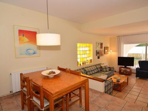 Apartamento Roda De Ber�, 3 Dormitorios, 8 Personas - Es-320-13