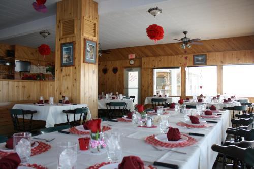 Carolyn Beach Motor Inn