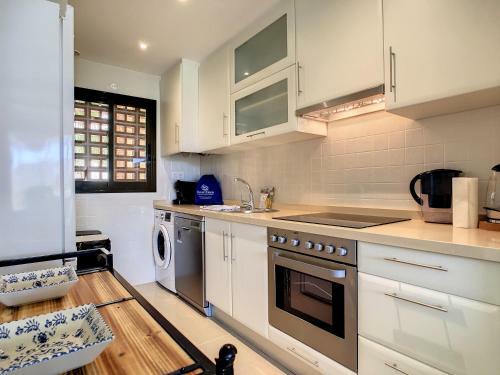 Roda Golf Singapore Apartment - 8109