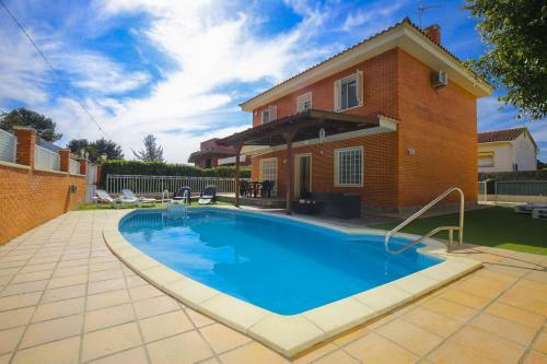 Villa Pluma Planet Costa Dorada - Only Families