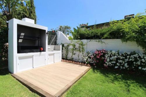 Villa Con Piscina Y Vistas Al Mar