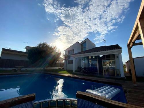 Villa With Private Pool & Garden