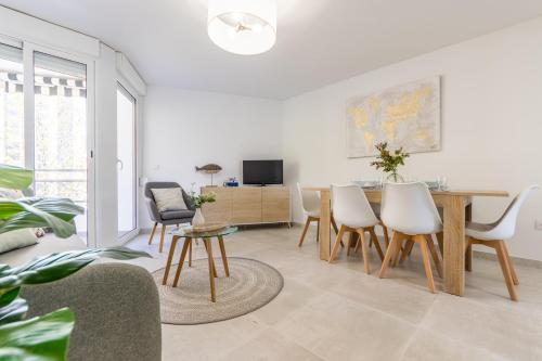 Boooom!!! Apartment With Swimming Pool
