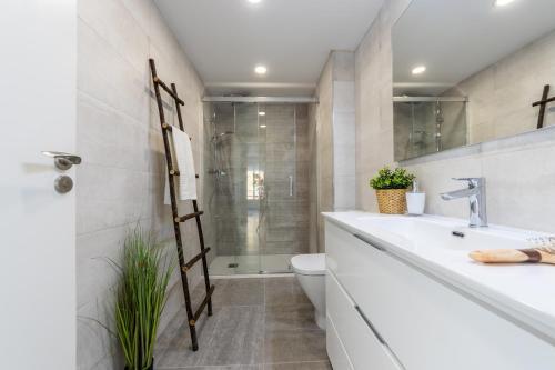 Boooom!!! Apartment With Swimming Pool