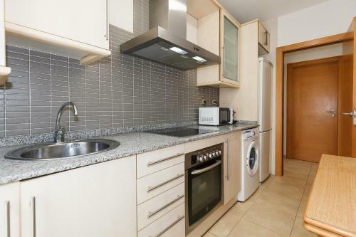 Uhc Els Pins Apartments