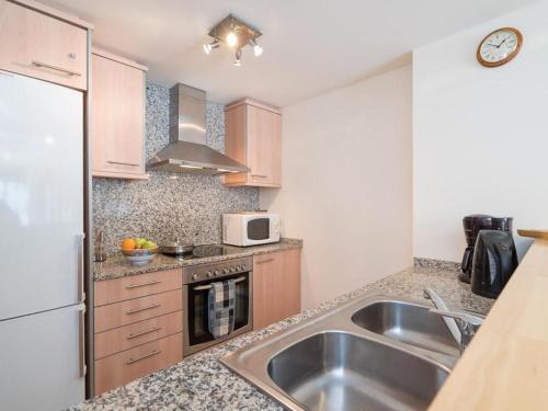 Apartamento Roses, 2 Dormitorios, 6 Personas - Es-258-13