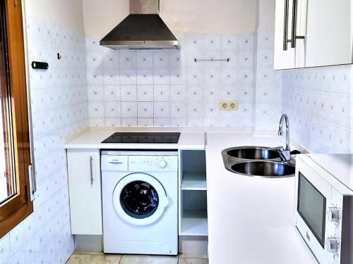 Apartamento Roses, 2 Dormitorios, 6 Personas - Es-258-39
