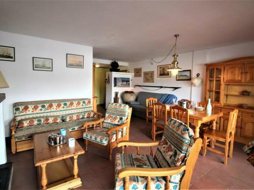 Apartamento Roses, 2 Dormitorios, 6 Personas - Es-258-23