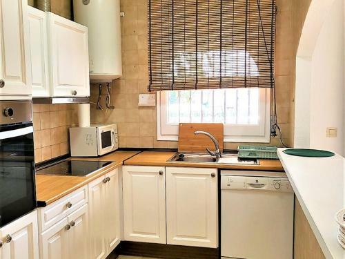 Casa Roses, 4 Dormitorios, 9 Personas - Es-258-64