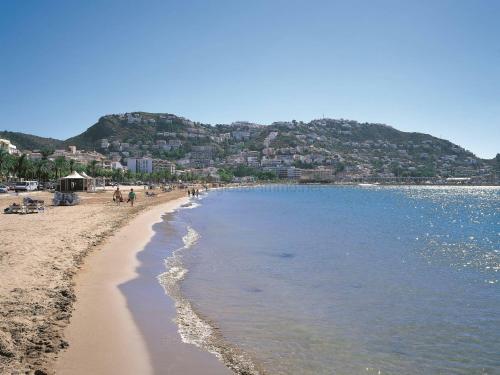 Apartamento Roses, 2 Dormitorios, 4 Personas - Es-258-128