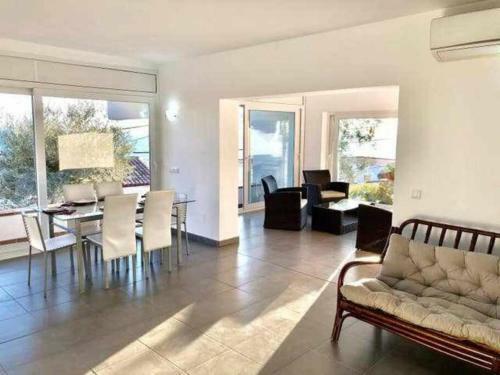 Amplio Apartamento Con Jard�n En Almadrava